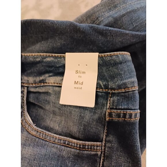 Closed Baker Mid-Rise Distressed Jeans in Mid Blue/NWT, Size 26 (2) - Picture 6 of 6